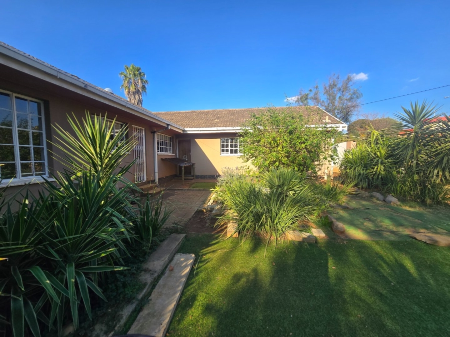4 Bedroom Property for Sale in Heuwelsig Free State